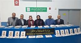 «السياحة» تنظم حملات توعية بضوابط موسم العمرة لضيوف بيت الله في مطار القاهرة