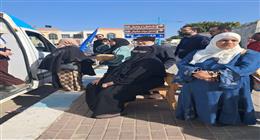 انتشار فرق المبادرات الرئاسية والتوعية الصحية في الحدائق العامة بمطروح