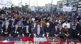 محافظ دمياط يتبادل التهاني بساحة ميدان الساعة عقب صلاة عيد الفطر