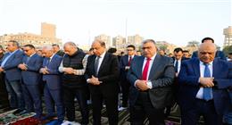 محافظ المنيا يؤدي صلاة عيد الفطر بساحة مدرسة صفي الدين أبو شناف الثانوية