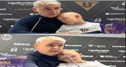 درس في الإنسانية.. مدرب كرة قدم برتغالي يصطحب ابنه من ذوي الهمم لمؤتمر صحفي