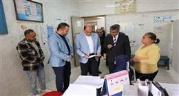 محافظ المنيا يتابع انتظام العمل بالوحدة الصحية في قرية طهنشا