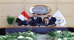 وزير النقل يشهد توقيع اتفاقيتين بين شركة مواني مصر و«اقتصادية القناة» بشأن ميناء السخنة