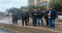 رئيس جامعة بنها يتفقد عمليات إزالة أثار مياه الأمطار ويؤكد انتظام الدراسة أون لاين