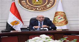 وزير العمل يصدر قرارا بشأن حظر تشغيل الأطفال أقل من 15 عاما