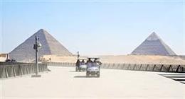خبير سياحي: مصر تُحدث ثورة في تجربة السائح بتطوير أهرامات الجيزة وافتتاح المتحف المصري الكبير