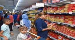 ما أسباب استقرار أسعار السلع بمصر رغم تعطل الإمدادات في كثير من دول العالم؟
