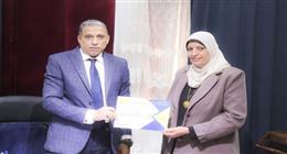 ارتفاع نسبة الحضور 96%.. «التعليم» تكرم مديرة مدرسة في الجيزة