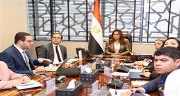 وزيرة التنمية المحلية والبيئة تبحث تطوير ورقمنة منظومة خدمة شكاوى المواطنين