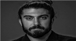 إشادات بالسدير مسعود مخرج مسلسل عين سحرية.. والده فنان سوري شهير 