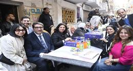 أمير رمزي يشيد بشهامة أهل المطرية خلال الإفطار: عازمين الشعب المصري كله
