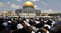 الاحتلال الإسرائيلي يمنع إقامة صلاة التراويح والجمعة في المسجد الأقصى