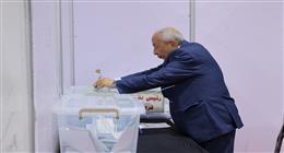 نقيب المهندسين يدلي بصوته في انتخابات النقابة