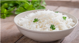 طريقة عمل الأرز الأبيض المفلفل بطريقة سهلة واحترافية