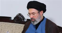 مجتبى خامنئي يرتدي «عمامة» والده.. ماذا تعرف عن المرشد الإيراني الجديد؟