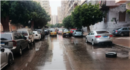 سقوط أمطار متفاوتة الشدة على الإسكندرية.. واستمرار حالة الطوارئ 