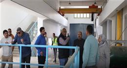 رئيس شركة مياه المنيا يتفقد الأعمال بمحطات حياة كريمة