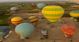 تعليق رحلات البالون الطائر بالأقصر غدا الخميس بسبب سوء الأحوال الجوية