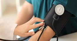 لو ظهرت عليك اذهب للطبيب فورا.. هذه العلامات تشير إلى هبوط حاد في ضغط الدم