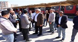 محافظ مطروح يوجّه بتطوير مشروع أتوبيسات النقل الجماعي بالكيلو 4