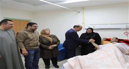 محافظ المنيا يزور النائب على شرموخ بمستشفى ملوي للاطمئنان على حالته الصحية