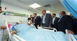 محافظ كفر الشيخ يزور مصابي حادث الطريق الدولي الساحلي بمستشفى برج البرلس  