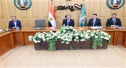 محافظ المنوفية يوجه بإعداد خطة زمنية لرفع تراكمات القمامة من الشوارع