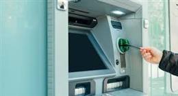 تعمل إيه لو ماكينة ATM سحبت الفيزا؟.. خطوات بسيطة لاستعادة البطاقة