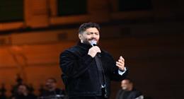 تامر حسني يُشعل حفل زفاف ابنة الإعلامي خيري رمضان