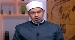 أستاذ بجامعة الأزهر: الصدقة تشمل العمل ومساعدة الآخرين وليس المال فقط
