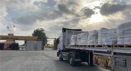 الهلال الأحمر المصري يدفع بالقافلة الإغاثية الـ180 إلى قطاع غزة