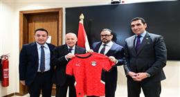 رئيس «شباب النواب» يكرم هاني أبوريدة وحسام وإبراهيم حسن