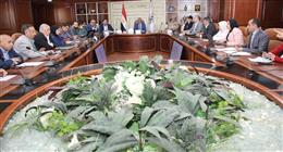 محافظ بني سويف يتابع مشروعات «حياة كريمة» ويوجه بتسريع التنفيذ ودخولها الخدمة