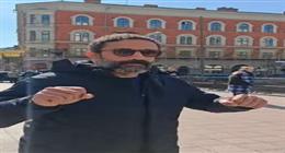 «آخر المعجزات» يحصد جائزة أفضل فيلم في مهرجان مالمو.. وخالد كمال يحتفل في شوارع السويد