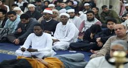 موعد أذان العشاء اليوم الجمعة بالتوقيت الصيفي في جميع المحافظات