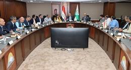 محافظ الجيزة يقرر إعادة توزيع معدات وعمال النظافة على الأحياء وفقا للكثافة السكانية