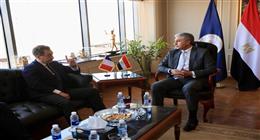 وزير السياحة يبحث مع سفير فرنسا سبل مكافحة الاتجار غير المشروع في الممتلكات الثقافية