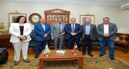 نقيب المهندسين يستقبل وفدا من الصحفيين: تأكيد على تكامل الأدوار بين النقابات