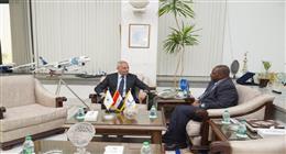رئيس مصر للطيران يلتقي الأمين العام لاتحاد شركات الطيران الأفريقية