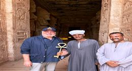 لدعم السياحة.. الملك أحمد فؤاد الثاني يزور معبد أبو سمبل