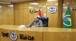 جلسة تشاورية بين محافظ المنيا وتجار الجملة لبحث تشغيل السوق الحضاري الجديد