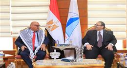 رئيس جامعة كفر الشيخ يستقبل مسؤول شؤون الجامعات بسفارة فلسطين لدعم الطلاب الوافدين