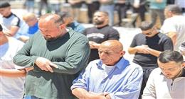 الفلسطينيون يواصلون تحدي الاحتلال الإسرائيلي.. آلاف يؤدون صلاة الجمعة بالأقصى