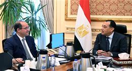 المالية تبدأ مفاوضات التعاقد على أول دفعة سيارات كهربائية لمسؤولي الحكومة