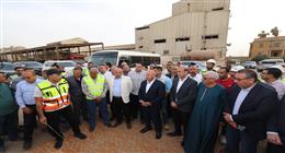 وزير النقل يكشف مستجدات تنفيذ مشروع تطوير طريق الصعيد الصحراوي الغربي