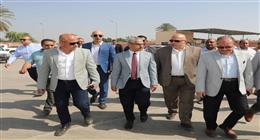 محافظ بني سويف يتابع ميدانيًا منظومة توريد القمح بصوامع سدس