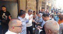 حي الطالبية يشن حملة مكبرة بشارع العدل لغلق مخازن الخردة ورفع الإشغالات المخالفة