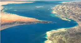 كيف تهدد أزمة مضيق هرمز الغذاء والطاقة والتجارة العالمية؟