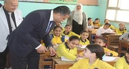 مدير «تعليم الجيزة» يتابع امتحانات نهاية العام في أوسيم ومنشأة القناطر
