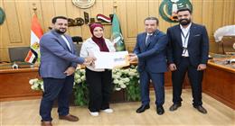 محافظ المنوفية يسلم 50 عقد عمل بالقطاع الخاص